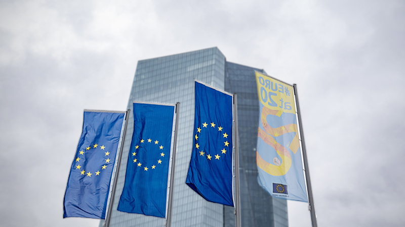 The stars of the European Union (EU) sit on banners flying outside the European Central Bank (ECB) headquarters in Frankfurt, Germany, on Nov. 27, 2019. MUST CREDIT: Bloomberg photo by Peter Juelich.
