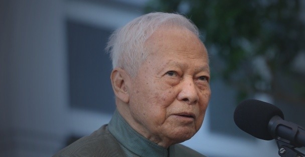 Cremation of former PM and statesman takes place today Cremation of former PM and statesman takes place today