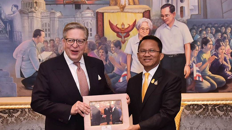 EU envoy discusses human rights with Somsak EU envoy discusses human rights with Somsak