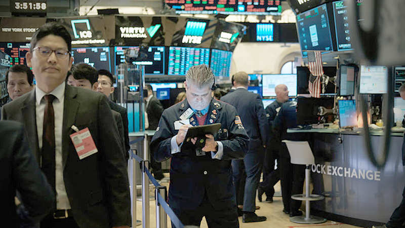U.S. stocks resume record-setting year-end rally U.S. stocks resume record-setting year-end rally