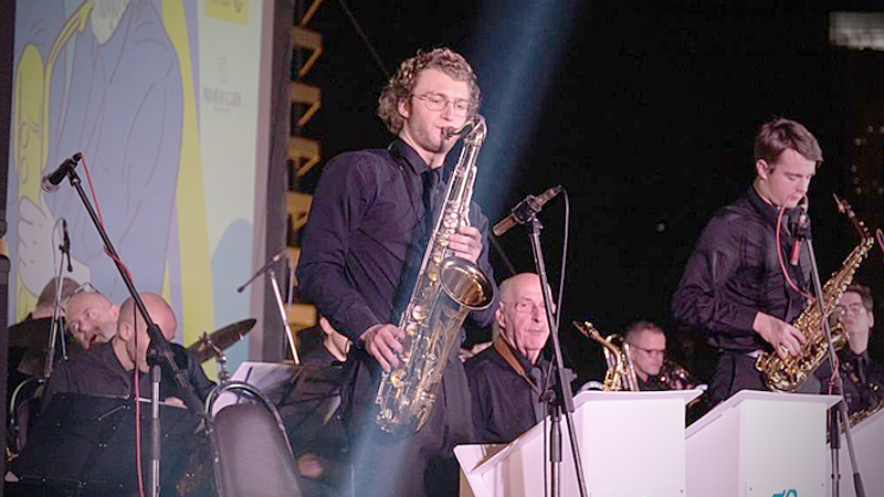 Amnesty concert seeks harmony on human rights Amnesty concert seeks harmony on human rights