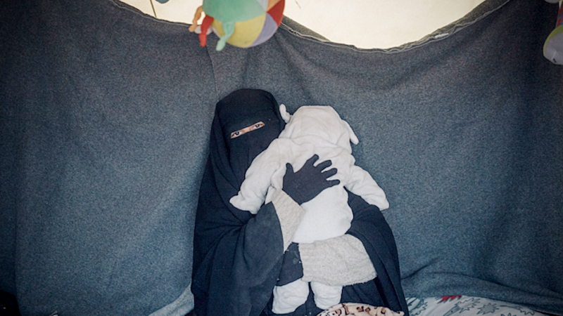 How ISIS women and their children are being left stranded in the desert How ISIS women and their children are being left stranded in the desert