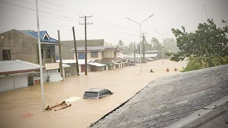 Miserable Christmas Day: ‘Ursula’ pummels Visayas; 10 dead Miserable Christmas Day: ‘Ursula’ pummels Visayas; 10 dead