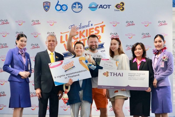 Russian woman becomes 39-millionth visitor of the year Russian woman becomes 39-millionth visitor of the year