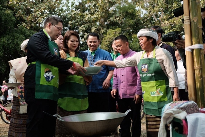 Uttama, BAAC chief discuss promotion of grass-roots economy Uttama, BAAC chief discuss promotion of grass-roots economy