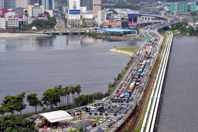Singapore-Johor carpool service: Unlicensed vehicles cannot provide cross-border services, says LTA Singapore-Johor carpool service: Unlicensed vehicles cannot provide cross-border services, says LTA