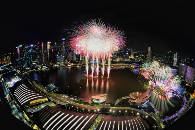 Musical, circus among countdown festivities at Marina Bay Musical, circus among countdown festivities at Marina Bay