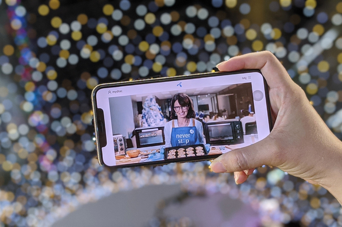 DTAC traffic surges 150 per cent on New Year’s Eve DTAC traffic surges 150 per cent on New Year’s Eve