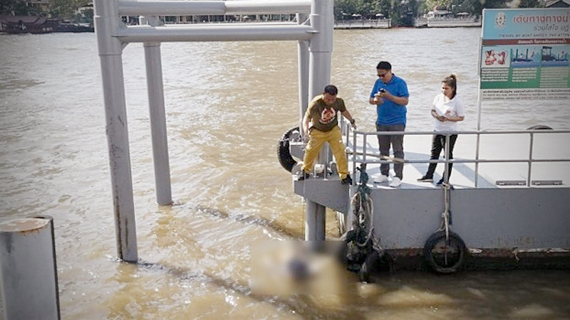Body of man found floating under Taksin Bridge Body of man found floating under Taksin Bridge