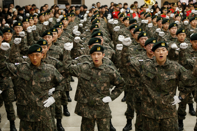 Korea urged to pay conscripts better Korea urged to pay conscripts better