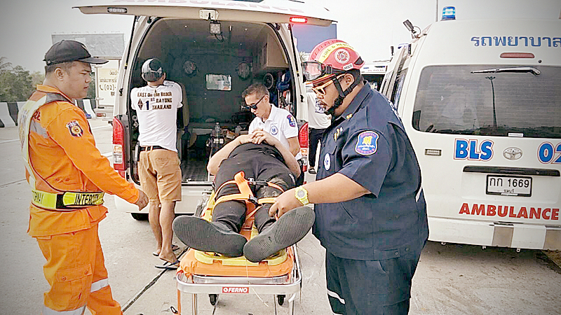 Eight British tourists injured in Pattaya van crash Eight British tourists injured in Pattaya van crash