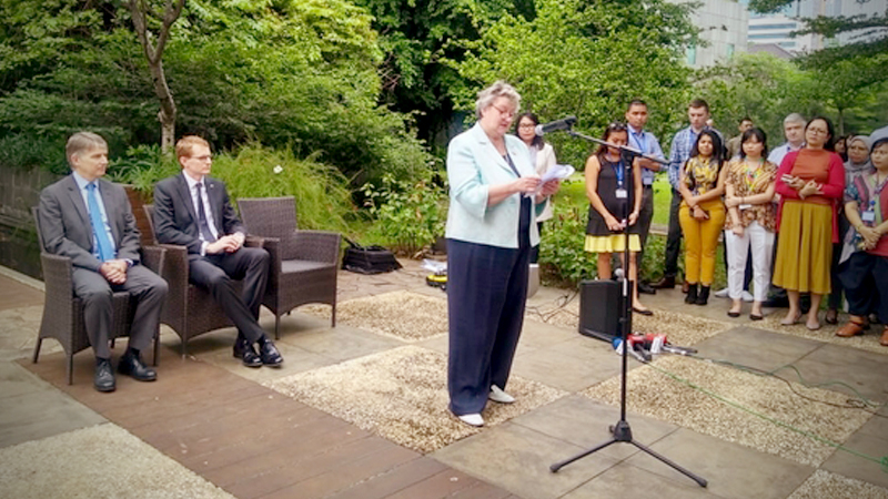 The UK's minister for Asia and the Pacific, Heather Wheeler (center), opens the UK Mission to ASEAN in Jakarta on Jan. 15. She is accompanied by UK Ambassador to Indonesia Owen Jenkins (seated left) and UK Ambassador to ASEAN Jon Lambe (seated right). (JP/Dian Septiari)