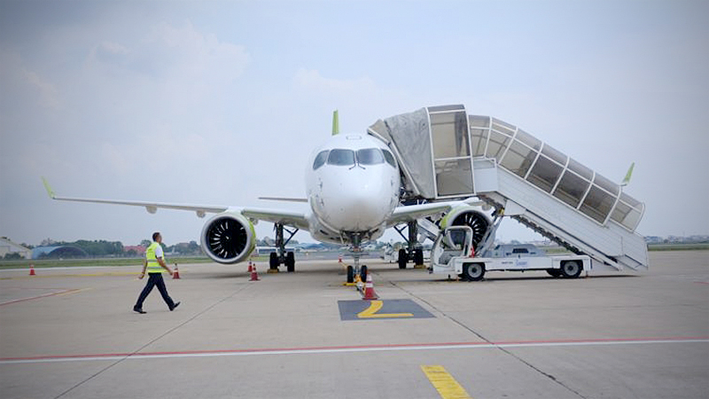 A plane sits on the tarmac at Phnom Penh International Airport last year. Photo: Hong Menea