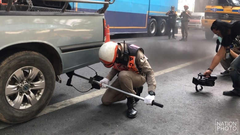 Half of trucks checked in Don Mueang spewing pollutants Half of trucks checked in Don Mueang spewing pollutants