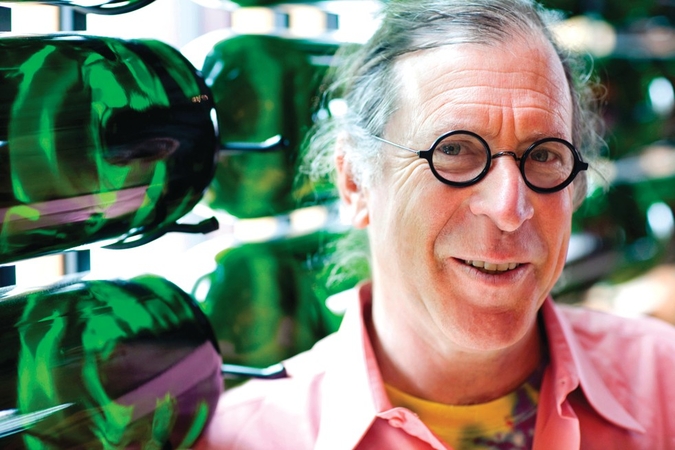 Reflecting the hardships of the business, an iconoclastic critic of 'Big Wine' sells his indie vineyard Reflecting the hardships of the business, an iconoclastic critic of 'Big Wine' sells his indie vineyard