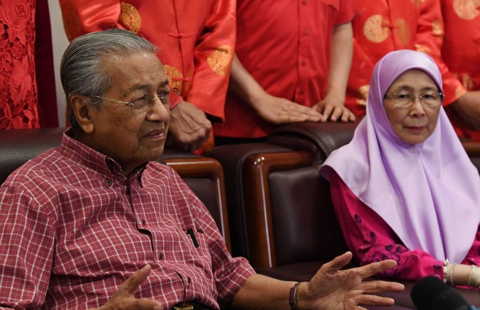 Wuhan coronavirus: Malaysia has no plans to stop Chinese tourists for now, says Dr Mahathir Wuhan coronavirus: Malaysia has no plans to stop Chinese tourists for now, says Dr Mahathir