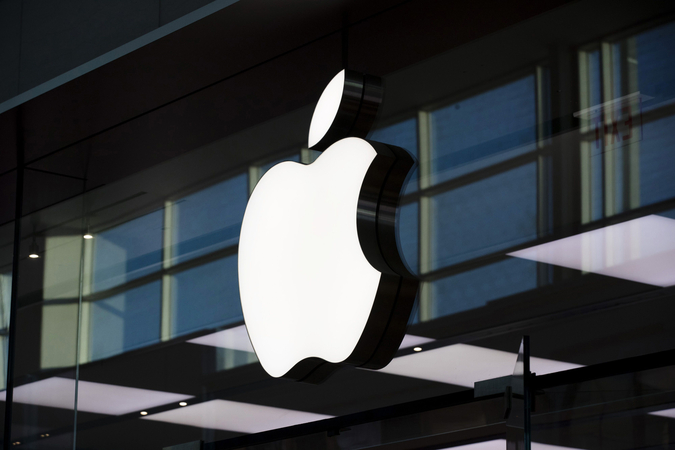 An Apple logo is displayed at the company's store at Yorkdale mall in Toronto on Aug. 22, 2019. MUST CREDIT: Bloomberg photo by Brent Lewin.