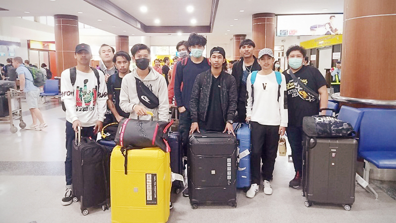 17 Surat Thani students fly back from Hubei, test negative for coronavirus 17 Surat Thani students fly back from Hubei, test negative for coronavirus