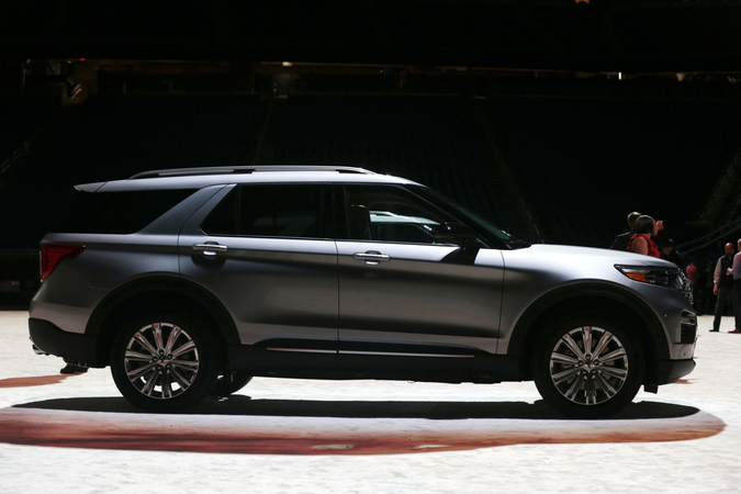 Ford falls further behind Tesla after Musk-like mistakes Ford falls further behind Tesla after Musk-like mistakes