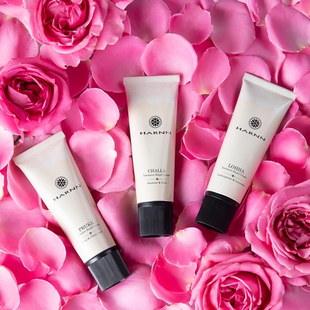 Harnn allures with ‘Sign of Love’ Valentine gifts Harnn allures with ‘Sign of Love’ Valentine gifts