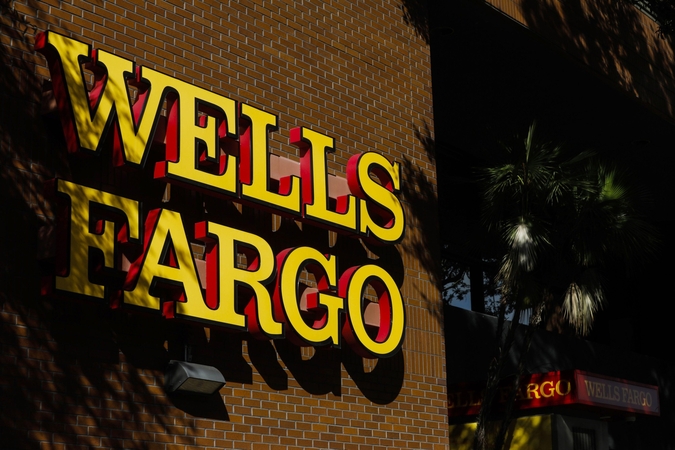 Frozen Wells Fargo bonuses show a peril for bankers after crisis Frozen Wells Fargo bonuses show a peril for bankers after crisis