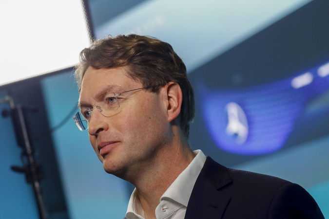 Daimler CEO promises fresh approach after bumpy start in role Daimler CEO promises fresh approach after bumpy start in role