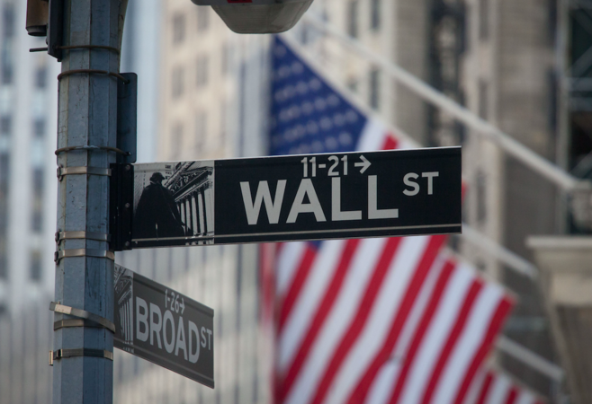 U.S. stocks close at fresh high; Treasuries slip U.S. stocks close at fresh high; Treasuries slip