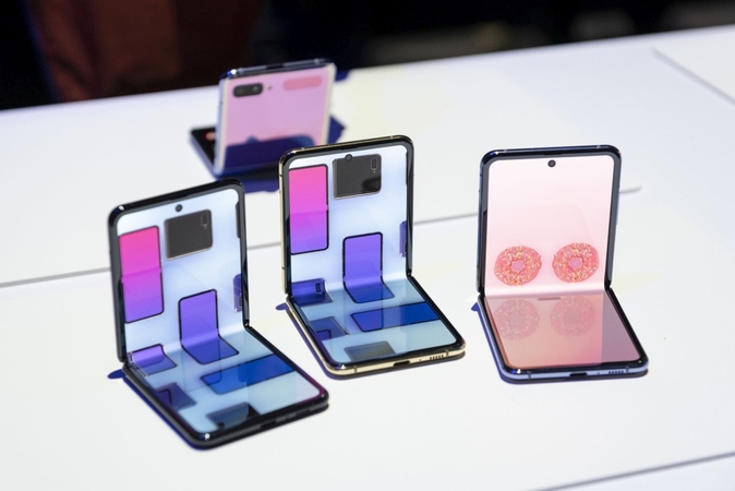 Samsung plans to use Galaxy Z name on all future foldable phones Samsung plans to use Galaxy Z name on all future foldable phones