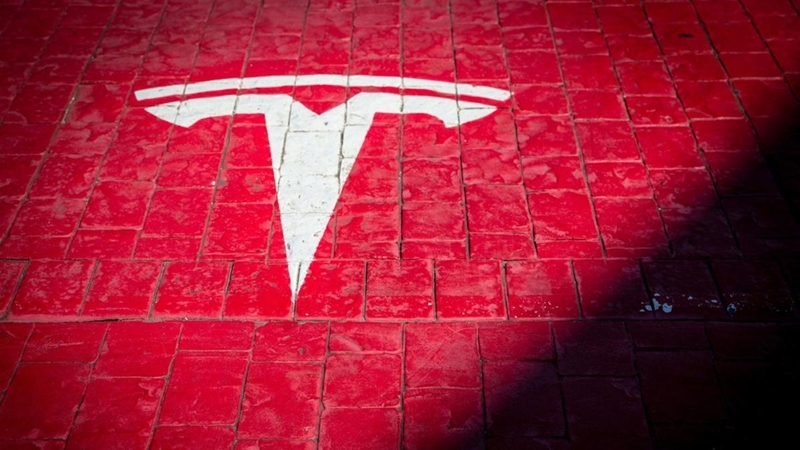 SEC subpoenas financial records from Tesla in new probe SEC subpoenas financial records from Tesla in new probe