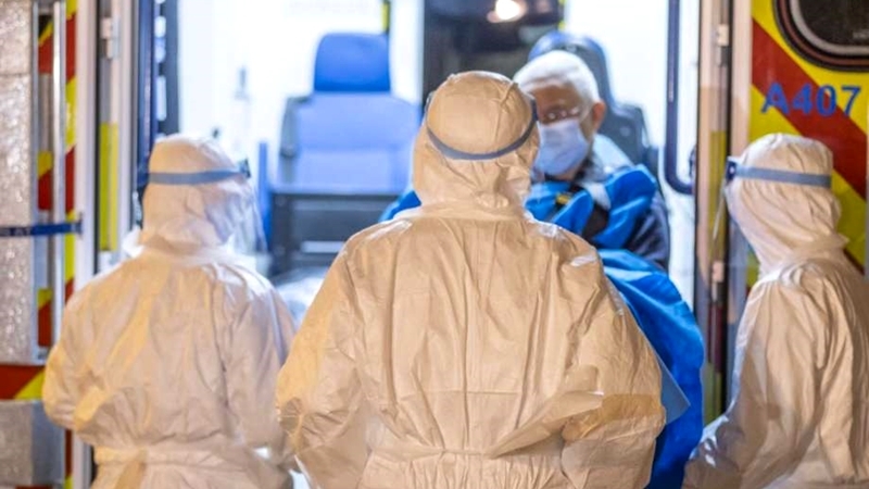 Chinese health workers fall ill amid shortages of protective equipment Chinese health workers fall ill amid shortages of protective equipment