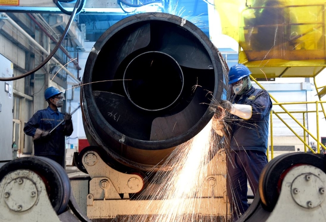 China pushes factories to reopen, risking renewed virus spread China pushes factories to reopen, risking renewed virus spread