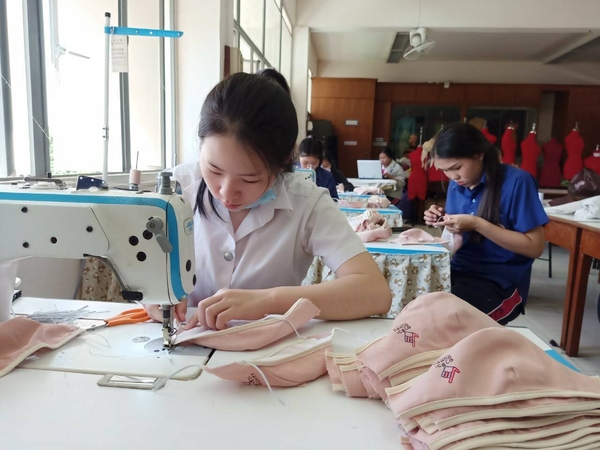 Ministry to hand out face masks to schools nationwide Ministry to hand out face masks to schools nationwide