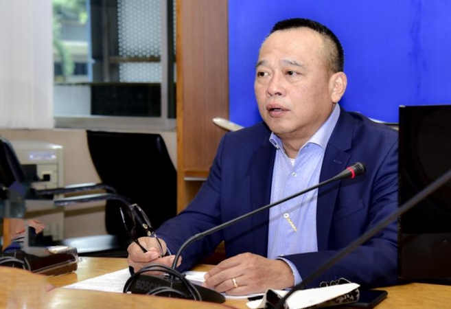 Department proposes cut in rental, parking, landing fees at 28 airports Department proposes cut in rental, parking, landing fees at 28 airports