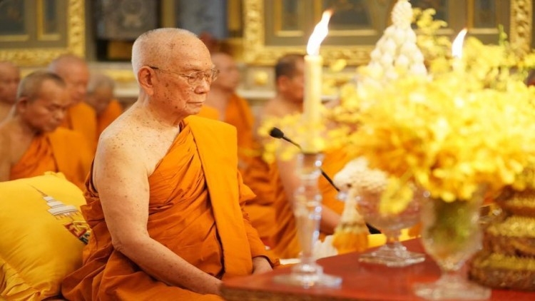 Supreme Patriarch gives Bt2 million to buy face masks for monks Supreme Patriarch gives Bt2 million to buy face masks for monks