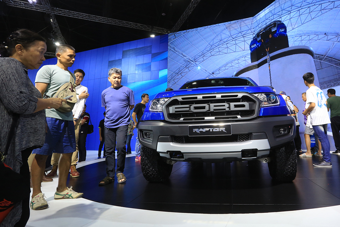 Motor show put off amid virus concerns 