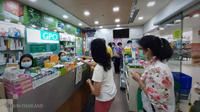 Bangkokians rush to stores at 4am for face masks amid fears of shortage Bangkokians rush to stores at 4am for face masks amid fears of shortage