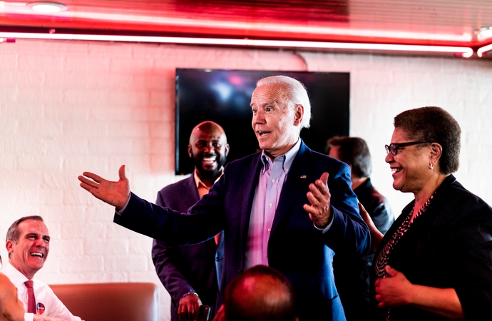 Biden romps in early Super Tuesday presidential contests Biden romps in early Super Tuesday presidential contests