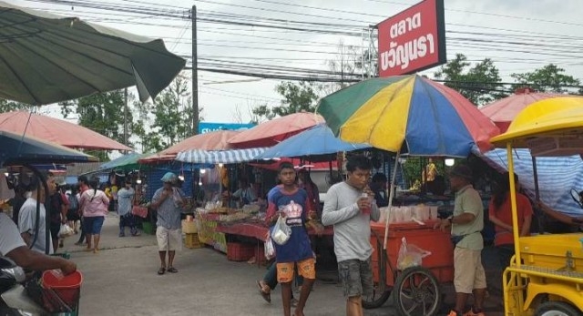 Shoppers stay away from major Nakhon Si Thammarat flea market Shoppers stay away from major Nakhon Si Thammarat flea market