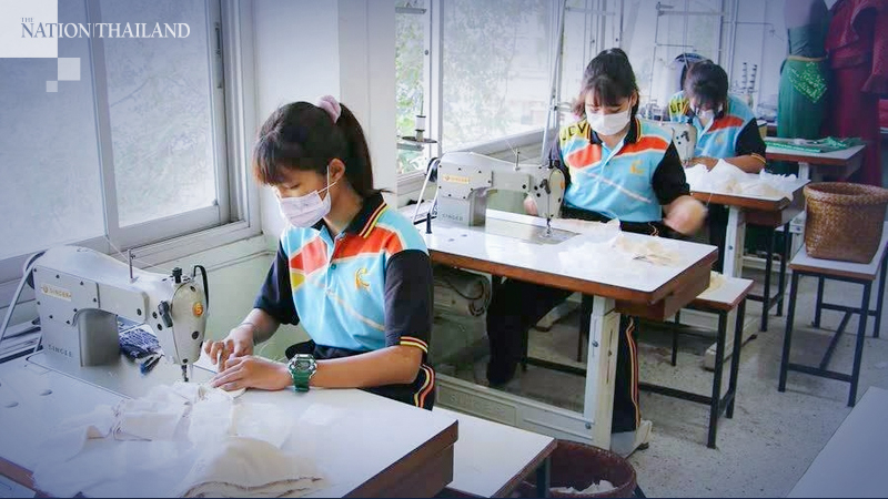 Vocational schools told to make 200,000 face masks for distribution in March Vocational schools told to make 200,000 face masks for distribution in March