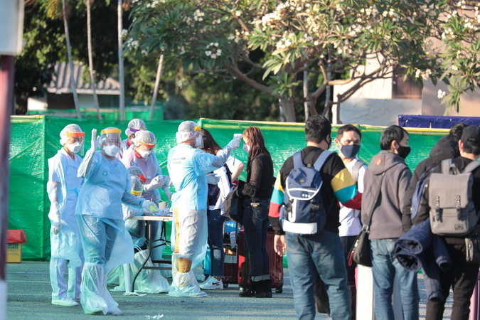 Another 44 Thai labourers arrive from S Korea, all pass initial health check Another 44 Thai labourers arrive from S Korea, all pass initial health check