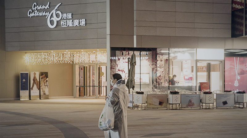 Luxury shoppers in China emerge from quarantine to buy again Luxury shoppers in China emerge from quarantine to buy again
