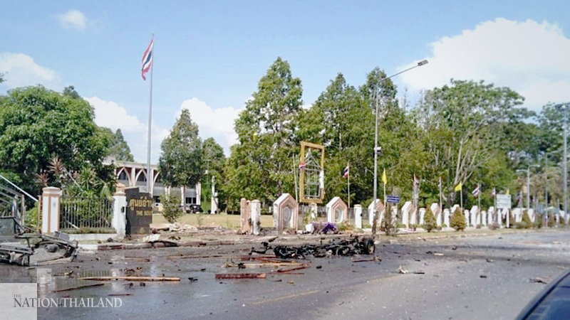 Four injured as car bombs explode in Yala Four injured as car bombs explode in Yala