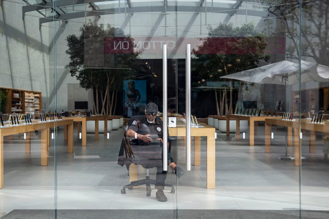 While the world grinds to a halt, Apple pumps out a new iPad Pro and MacBook Air While the world grinds to a halt, Apple pumps out a new iPad Pro and MacBook Air