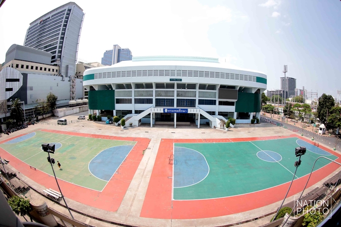 Bangkokians stay away public places as Covid-19 cases mount Bangkokians stay away public places as Covid-19 cases mount
