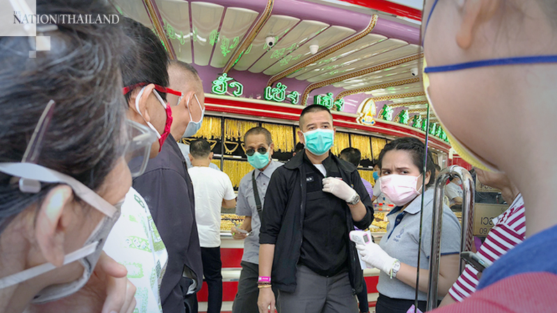 People queue to sell gold after price surge People queue to sell gold after price surge