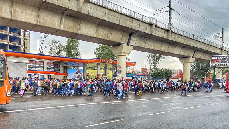 In India, the world's biggest lockdown is forcing the cities' laborers to walk hundreds of miles home In India, the world's biggest lockdown is forcing the cities' laborers to walk hundreds of miles home