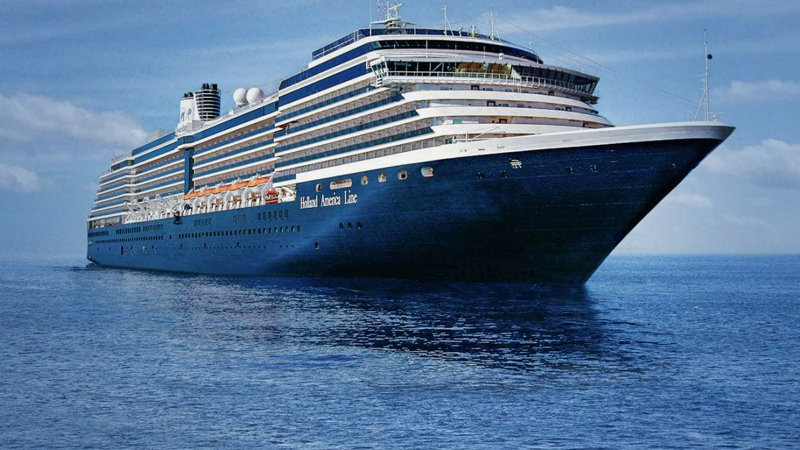 Stranded ship with sick passengers crosses Panama Canal, aims for Florida Stranded ship with sick passengers crosses Panama Canal, aims for Florida