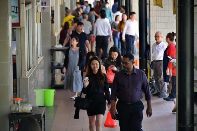 Coronavirus: Employers in Singapore must allow staff to work from home or risk penalties; seniors must be kept safe via social distancing Coronavirus: Employers in Singapore must allow staff to work from home or risk penalties; seniors must be kept safe via social distancing