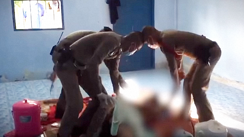 Man goes berserk after 5-day lockdown Man goes berserk after 5-day lockdown