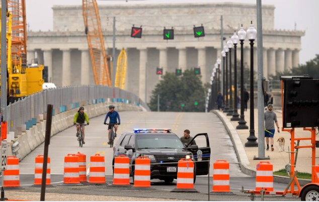 With millions ordered to stay home in the D.C. region, police are stressing education, not enforcement With millions ordered to stay home in the D.C. region, police are stressing education, not enforcement